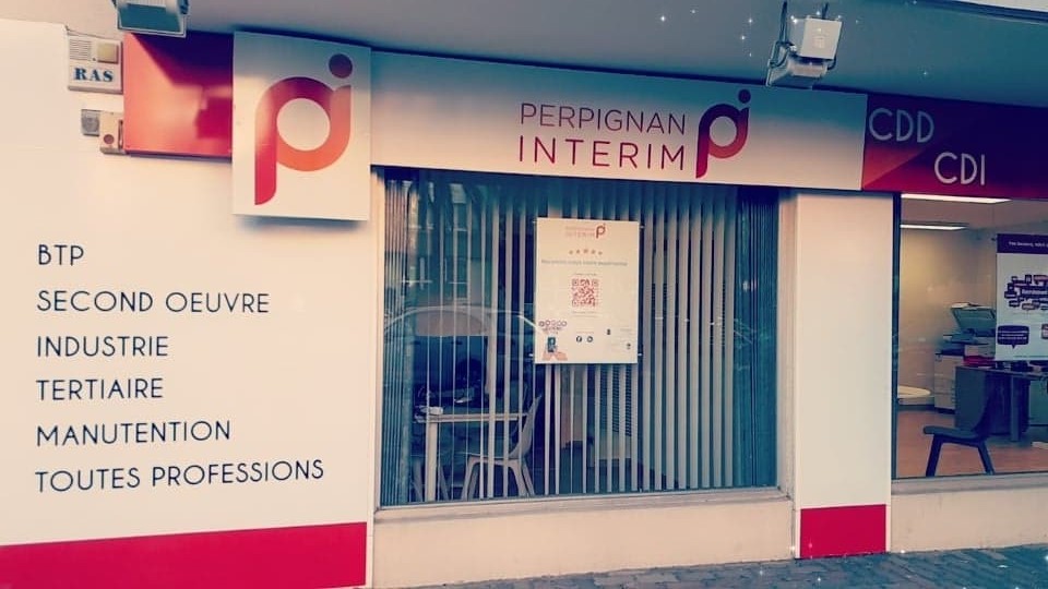 Vue sur la vitrine de l'agence Perpignan intérim